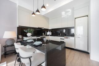 StayShort - Grand Stay in this 1 Bedroom Flat that Sleeps 4 - 6