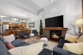 Settlers Crossing #29 By Bear Country - 0