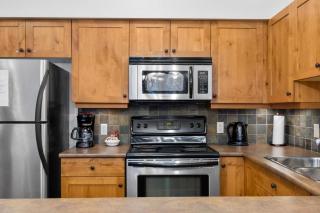 Settlers Crossing #29 By Bear Country - 8