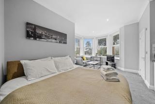 Luxurious Spacious Flat Maidstone with parking - 6