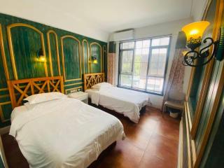 Half-City Homestay - 1