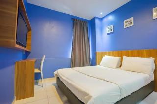 Cappuccino Hotel @ Mount Austin - 3