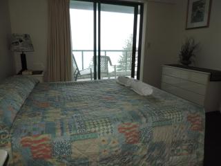 Emerald Sands Holiday Apartments - 9