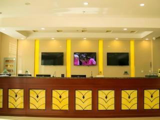 GreenTree Inn Hebei Tangshan North Station Nanhuandao Business Hotel - 8