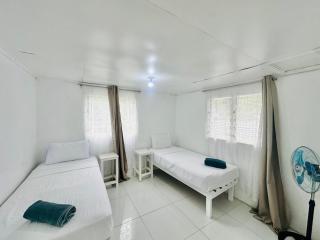 Private Twin Room - Tonga Coral Cottage - 0