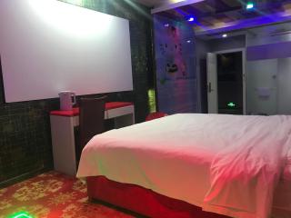 星梦酒店 广州珠江夜游广州塔中大码头滨江东路地铁站店 - 9