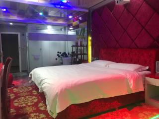 星梦酒店 广州珠江夜游广州塔中大码头滨江东路地铁站店 - 2