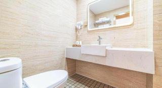 GreenTree Inn Geermu Walking Street Business Hotel - 2