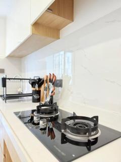 Elegant classy apartment with swimming pool ,fully equipped gym ,child play area and close proximity to shopping malls and great breathtaking views - 8