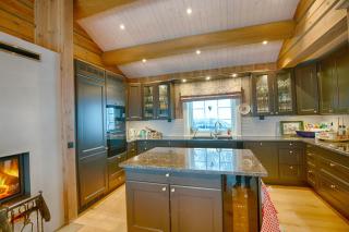 Luxury And Comfort With Stunning Views - 2