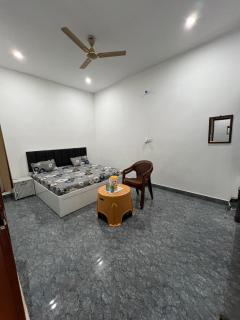 Kamal kishori Dham Guest house - 8