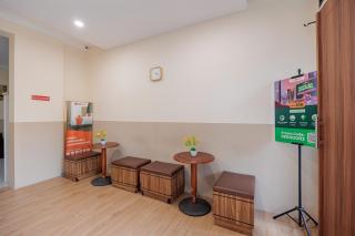 RedDoorz near Siloam Karawaci 3 - 4