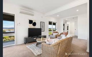 Yarra Valley farmstay - wine views - 7