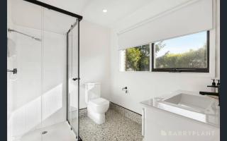 Yarra Valley farmstay - wine views - 4