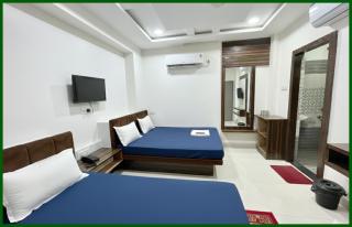Mahakal Temple Railway station, Salimar Palace - Fully Air conditioned Rooms with Wifi And Parking, , BEST HOTEL IN UJJAIN - Ujjain - 9