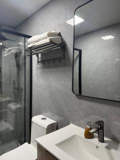 COZY 3BEDROOM ALL ENSUITE WITH GYM and POOL in KILELESHWA - 7