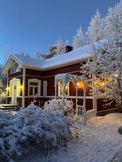 Spacious and cozy family-friendly wooden house - 0