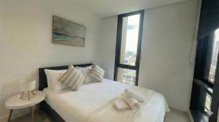 Cosy Corner 2BR with City Views - 6