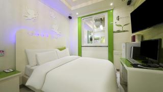 From H Rubens Hotel Mokpo Pyeonghwa Square - 2