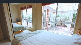 Canberra Stylish Retreat - 3