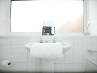 Osterley Place By N And N Stays, Contractor friendly accommodation, close to centre, water front and docks, with on street parking and fast wifi - 6