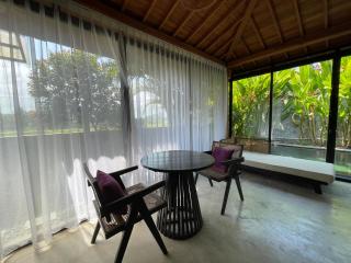 1-Bedroom Wooden Villa in Seseh - 6