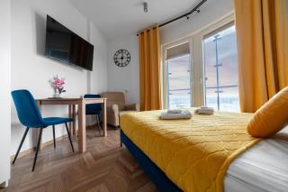 Sky Apartments Wola Tower - 3