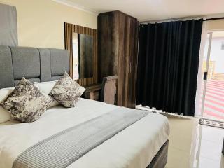 Flamingo B and B - 2