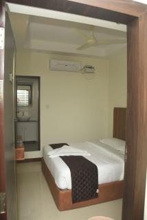Mano Residency by NIRA Hospitality- Just 3 Kms from Meenakshi Amman Temple - 7