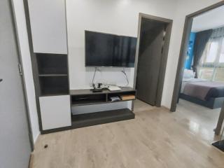 One bedroom Condo with pool view at The Base near Central Festival Pattaya - 3