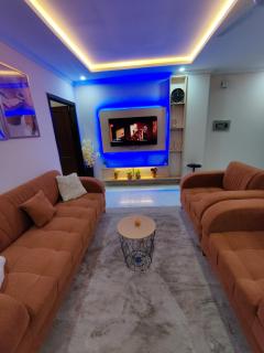 Neat Retreat - 2BHK WiFi-Netflix-AC-Geyser E-11 Islamabad - 9