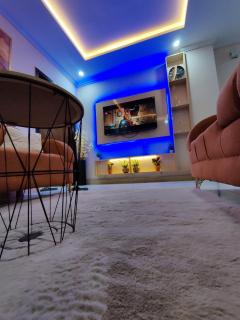 Neat Retreat - 2BHK WiFi-Netflix-AC-Geyser E-11 Islamabad - 5