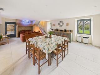 Piscine commune - Gîte en campagne pour 10 - 2