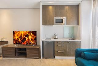 Sandton Skye Apartment - 8