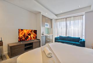 Sandton Skye Apartment - 3