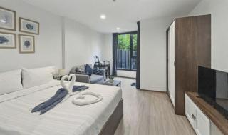 The Base - New Studio Great location, shared Pool - 0