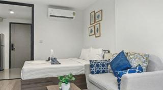 The Base - New Studio Great location, shared Pool - 2