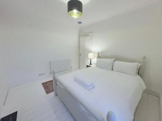 Cromwell House - 2 parking spaces - 7