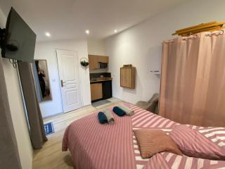 Maisonnette cosy au calme terrasse local vélo - 8