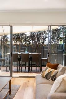 Bishop's Rest - Easy Living near Somerton Park Beach - 4