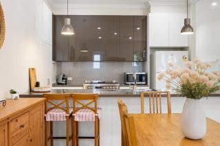 Bishop's Rest - Easy Living near Somerton Park Beach - 1