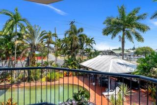 Tropica Vista - Poolside Haven near Cairns Esplanade - 1