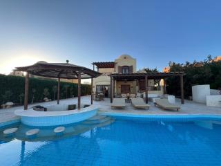 Waterfront Sabina I 4Bdr Retreat - Heated Pool - 0