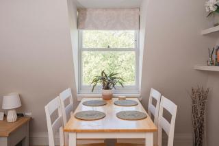 Stylish Georgian Apartment in Centre of Bath - 6