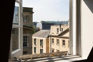 Stylish Georgian Apartment in Centre of Bath - 5