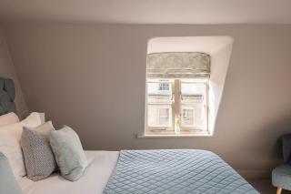 Stylish Georgian Apartment in Centre of Bath - 1