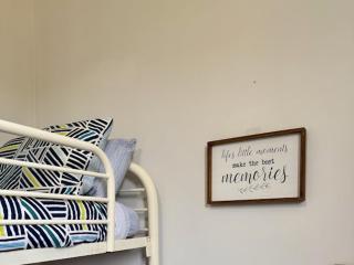 Beachside Cabin No 1 at Island Beach - 4