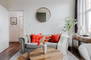 The Regency | Seafront Lux Apartments! - 8