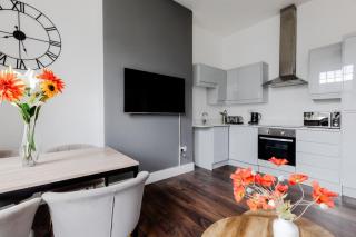 The Regency | Seafront Lux Apartments! - 5