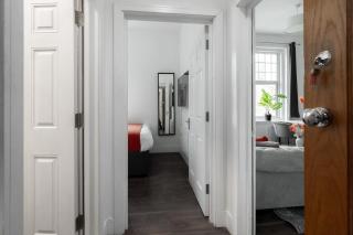 The Regency | Seafront Lux Apartments! - 4